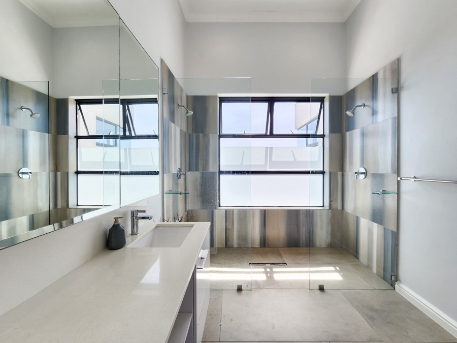 To Let 4 Bedroom Property for Rent in Camps Bay Western Cape